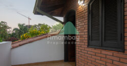 0143 CASA EN BARRIO SAJONIA, ZONA AVDA. CARLOS A. LÓPEZ