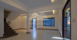 0467 VIVIENDA PAREADA EN LAMBARÉ, ZONA AVDA. DEL YACHT