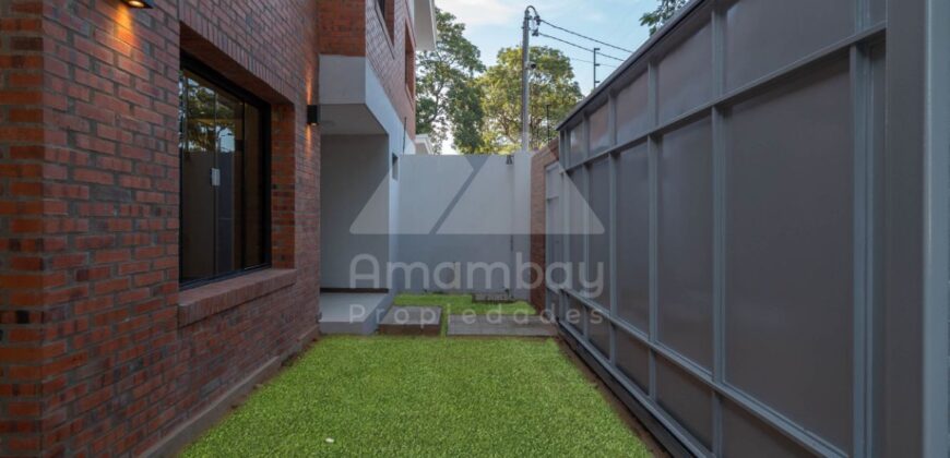 0467 VIVIENDA PAREADA EN LAMBARÉ, ZONA AVDA. DEL YACHT