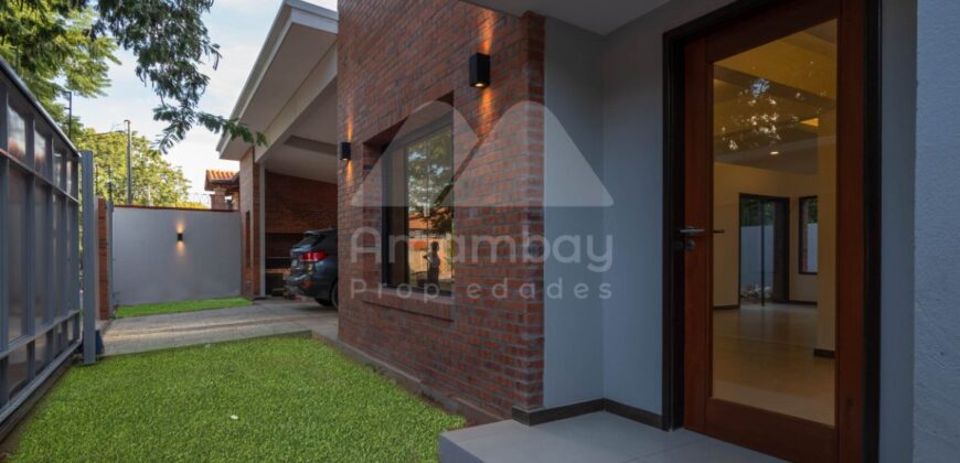 0467 VIVIENDA PAREADA EN LAMBARÉ, ZONA AVDA. DEL YACHT