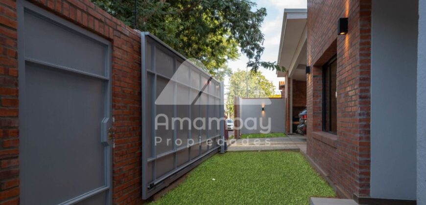 0467 VIVIENDA PAREADA EN LAMBARÉ, ZONA AVDA. DEL YACHT