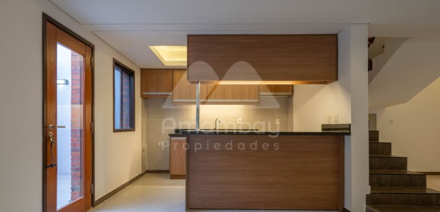 0467 VIVIENDA PAREADA EN LAMBARÉ, ZONA AVDA. DEL YACHT
