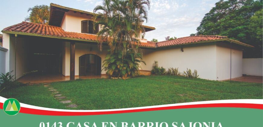 0143 CASA EN BARRIO SAJONIA, ZONA AVDA. CARLOS A. LÓPEZ