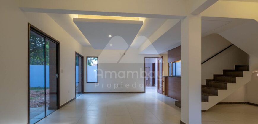 0467 VIVIENDA PAREADA EN LAMBARÉ, ZONA AVDA. DEL YACHT