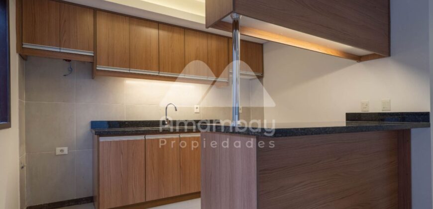 0467 VIVIENDA PAREADA EN LAMBARÉ, ZONA AVDA. DEL YACHT