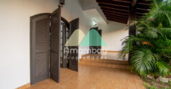 0143 CASA EN BARRIO SAJONIA, ZONA AVDA. CARLOS A. LÓPEZ