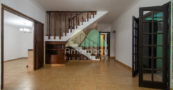 0143 CASA EN BARRIO SAJONIA, ZONA AVDA. CARLOS A. LÓPEZ