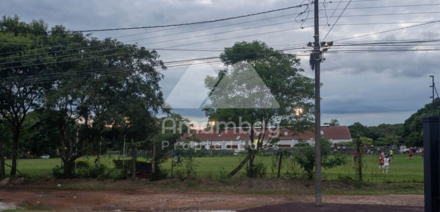 0471 TERRENO EN LAMBARÉ, ZONA AVDA. DEL YACHT