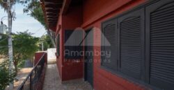0475 CASA CON SALÓN COMERCIAL EN LAMBARÉ, BARRIO SANTA ROSA
