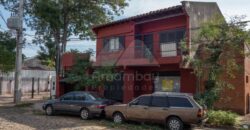 0475 CASA CON SALÓN COMERCIAL EN LAMBARÉ, BARRIO SANTA ROSA