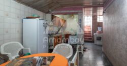 0484 CASA EN BARRIO SAJONIA, ZONA PALACIO DE JUSTICIA