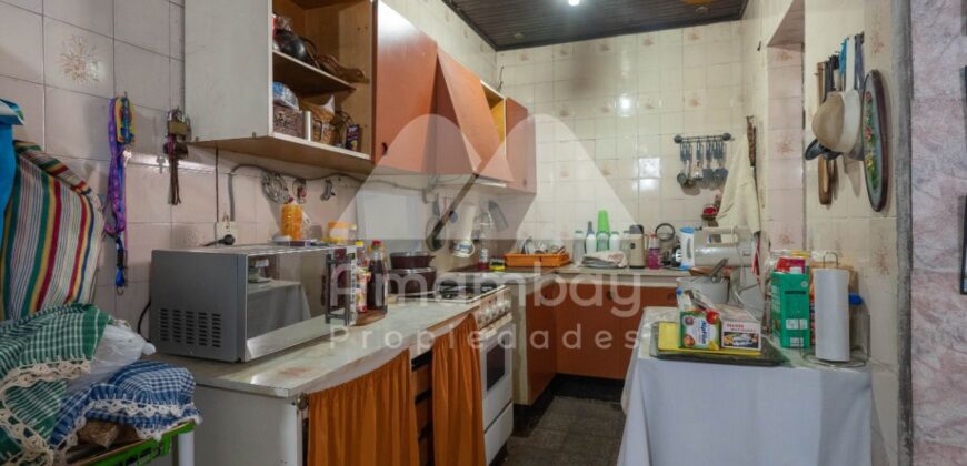 0484 CASA EN BARRIO SAJONIA, ZONA PALACIO DE JUSTICIA