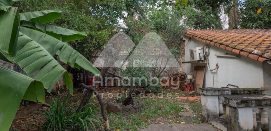 0484 CASA EN BARRIO SAJONIA, ZONA PALACIO DE JUSTICIA