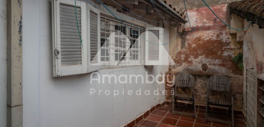 0484 CASA EN BARRIO SAJONIA, ZONA PALACIO DE JUSTICIA