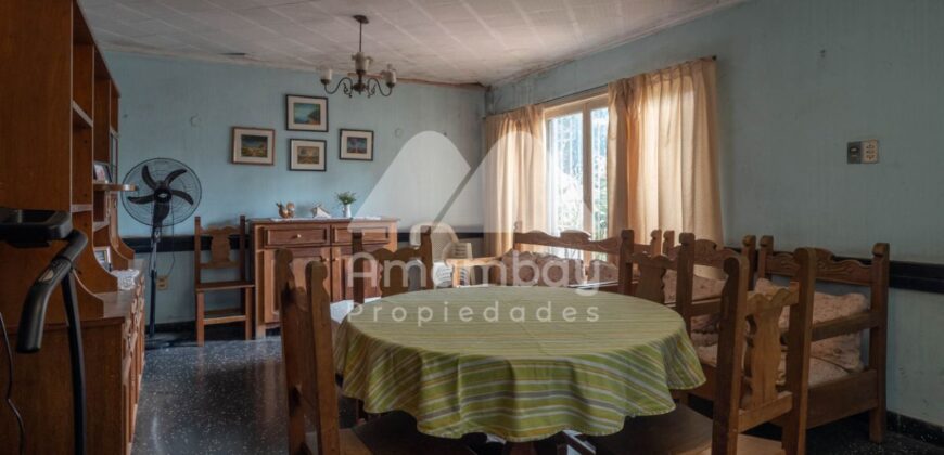 0484 CASA EN BARRIO SAJONIA, ZONA PALACIO DE JUSTICIA