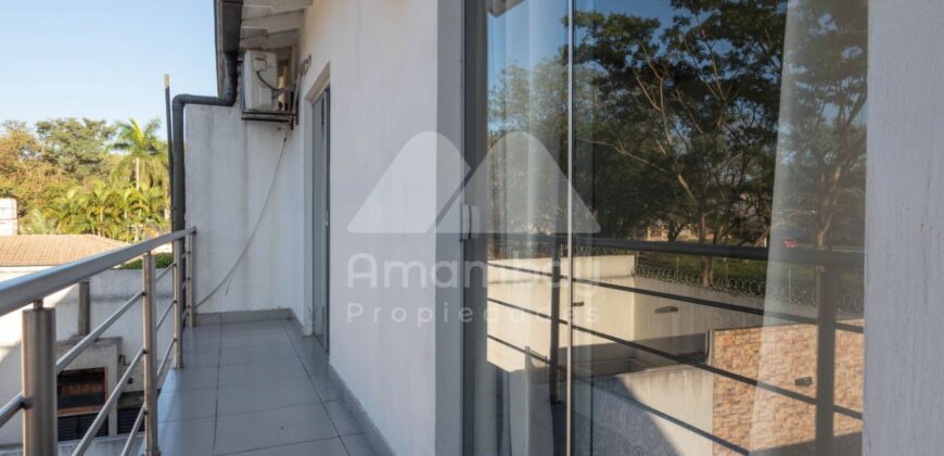 A0322 ALQUILO DÚPLEX AMOBLADO EN LAMBARÉ, ZONA YACHT Y GOLF CLUB