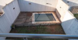 A0322 ALQUILO DÚPLEX AMOBLADO EN LAMBARÉ, ZONA YACHT Y GOLF CLUB