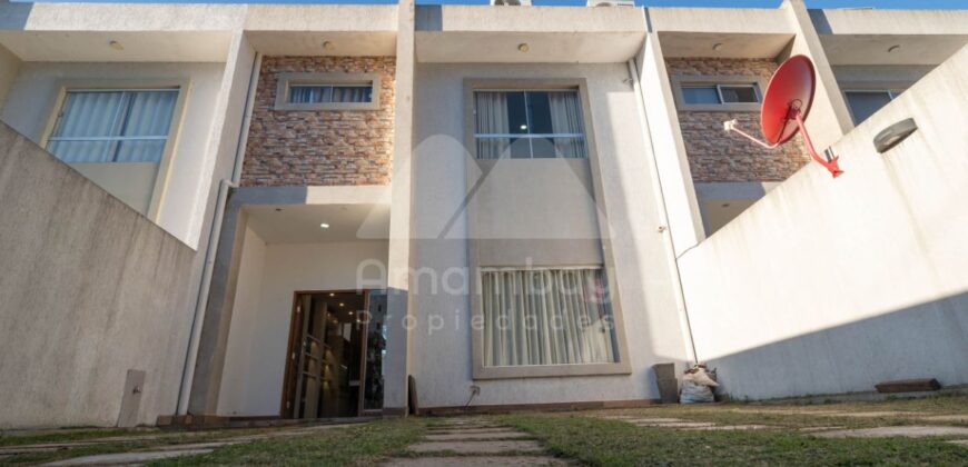 A0322 ALQUILO DÚPLEX AMOBLADO EN LAMBARÉ, ZONA YACHT Y GOLF CLUB