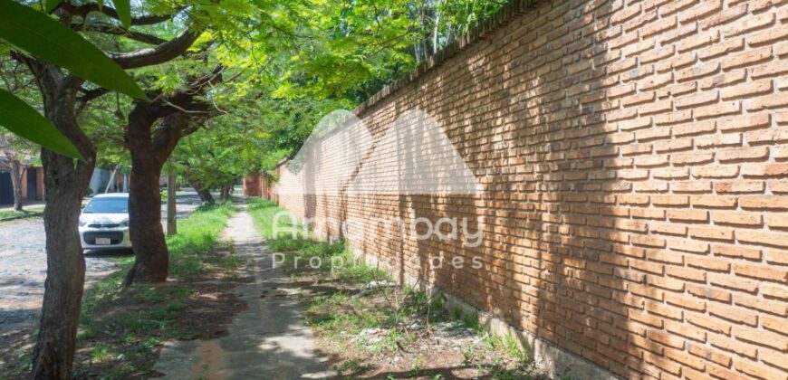 0488 TERRENO EN BARRIO SANTA LIBRADA, ZONA UNIVERSIDAD CATÓLICA