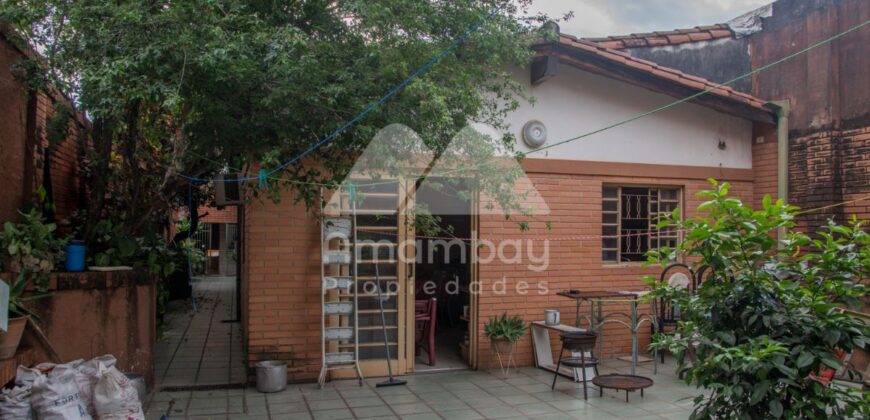 0048 CASA CON SALÓN COMERCIAL, BARRIO SAJONIA