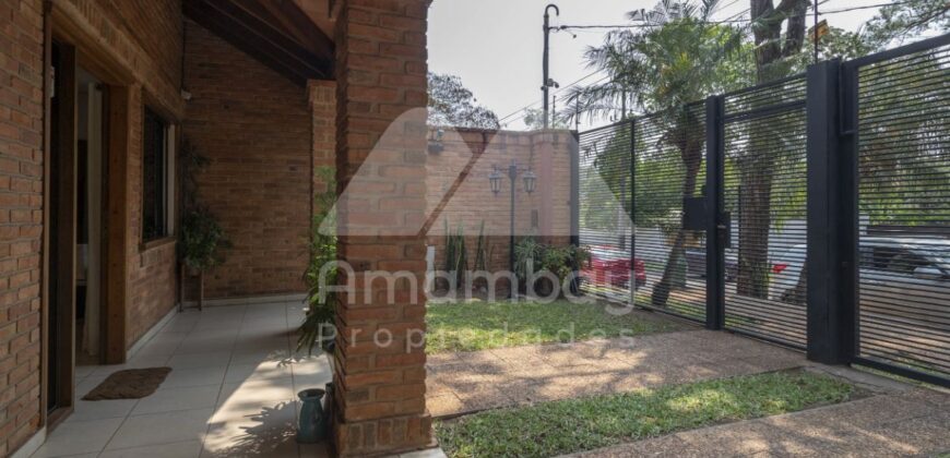 0499 DÚPLEX EN BARRIO MBURUCUYA, ZONA CASA RICA