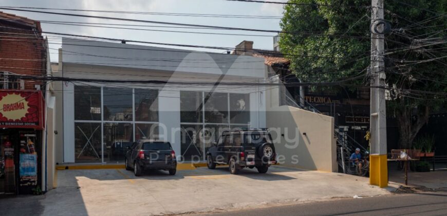 A0323 ALQUILO SALONES COMERCIALES, BO. MBURUCUYA