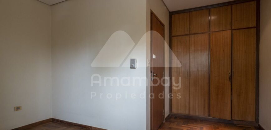 0499 DÚPLEX EN BARRIO MBURUCUYA, ZONA CASA RICA