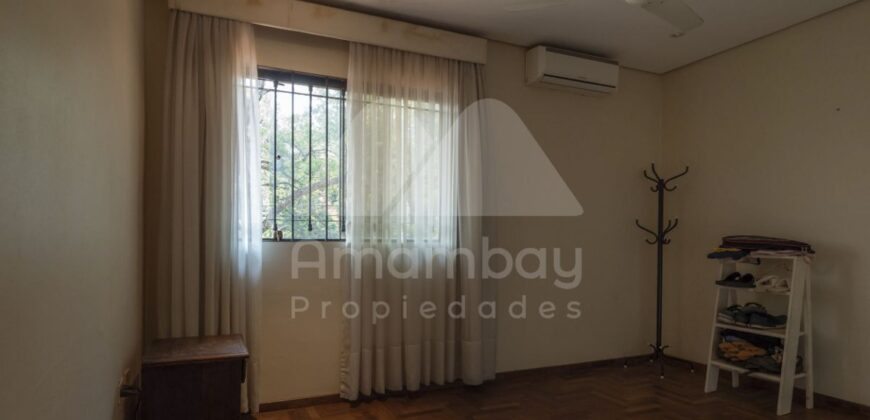 0499 DÚPLEX EN BARRIO MBURUCUYA, ZONA CASA RICA