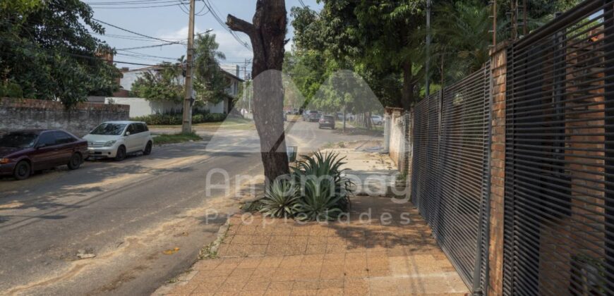0499 DÚPLEX EN BARRIO MBURUCUYA, ZONA CASA RICA