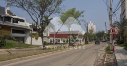 0499 DÚPLEX EN BARRIO MBURUCUYA, ZONA CASA RICA