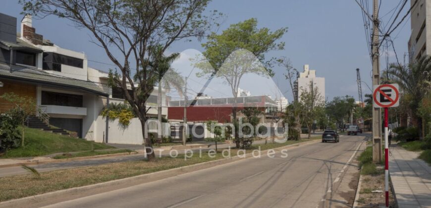 0499 DÚPLEX EN BARRIO MBURUCUYA, ZONA CASA RICA