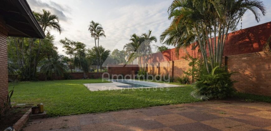 0503 RESIDENCIA EN LAMBARÉ, BARRIO PARQUES DEL YACHT