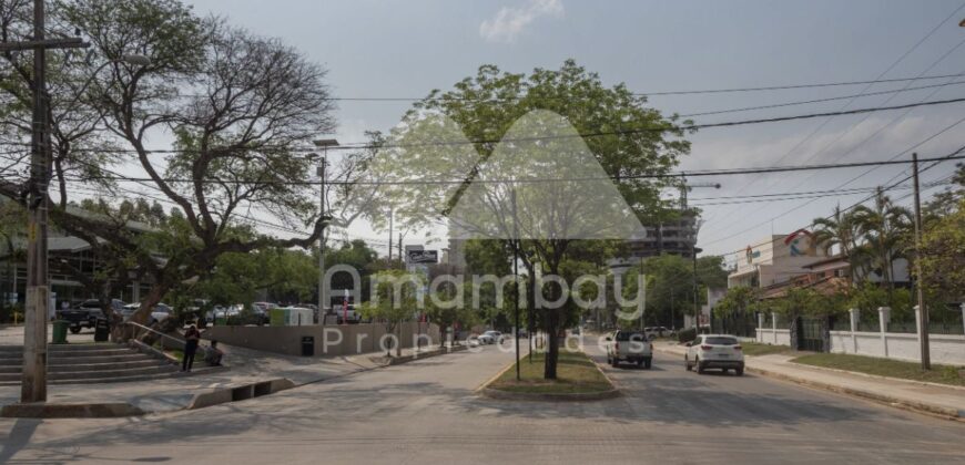 0499 DÚPLEX EN BARRIO MBURUCUYA, ZONA CASA RICA