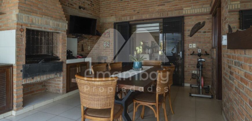 0499 DÚPLEX EN BARRIO MBURUCUYA, ZONA CASA RICA