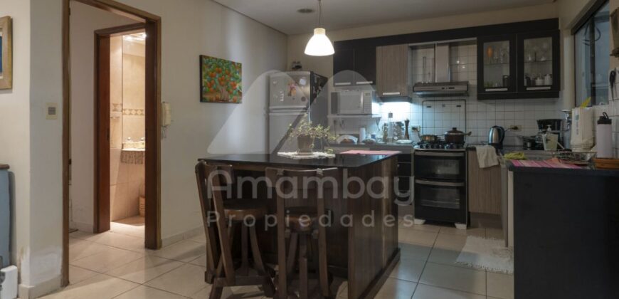 0499 DÚPLEX EN BARRIO MBURUCUYA, ZONA CASA RICA