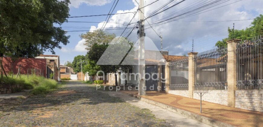 0505 TERRENO EN BARRIO OBRERO, ZONA AVDA. 21 PROYECTADAS