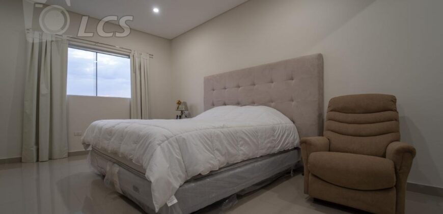 0166 DEPARTAMENTO EN BARRIO ITÁ ENRAMADA, ZONA YACHT Y GOLF CLUB
