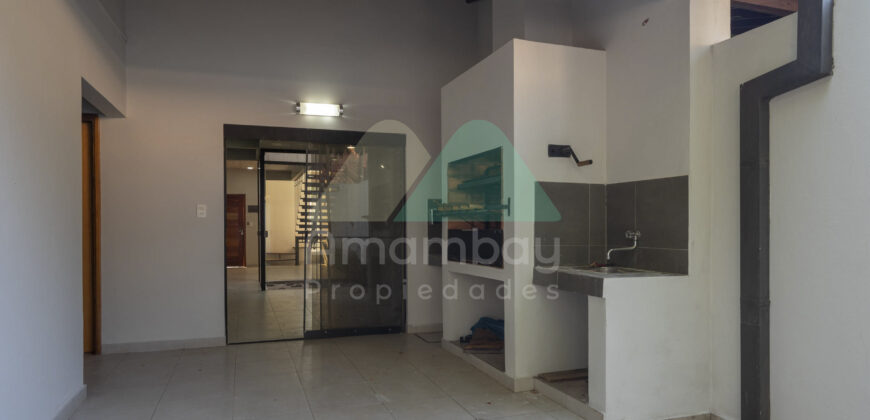 A0194 ALQUILO DUPLEX EN LAMBARÉ, ZONA AVDA. REPÚBLICA ARGENTINA