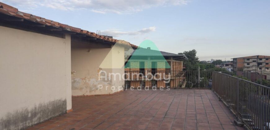 0514 EDIFICIO EN ESQUINA, BARRIO PINOZÁ