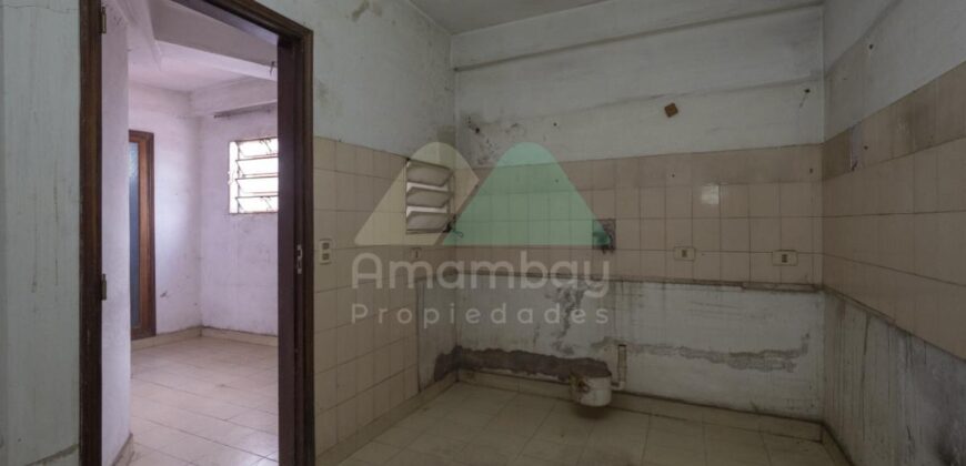0514 EDIFICIO EN ESQUINA, BARRIO PINOZÁ