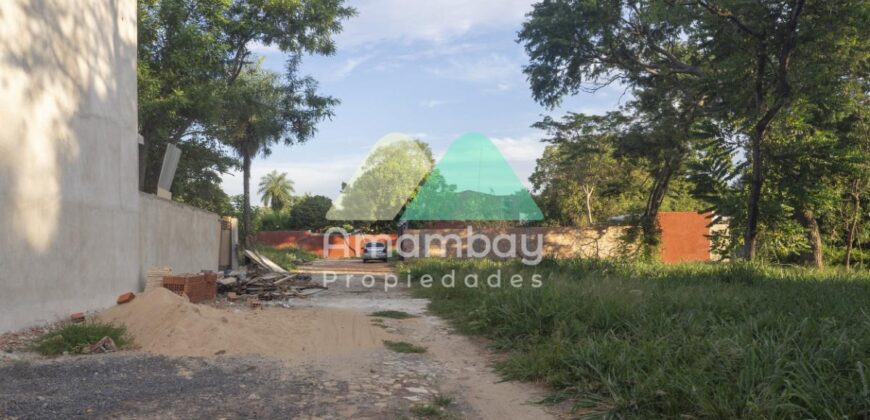 0522 TERRENO EN LAMBARÉ, ZONA COLEGIO SEK