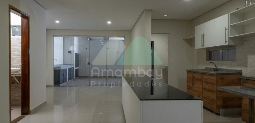 0339 DÚPLEX EN BARRIO ITÁ ENRAMADA, ZONA YACHT Y GOLF CLUB