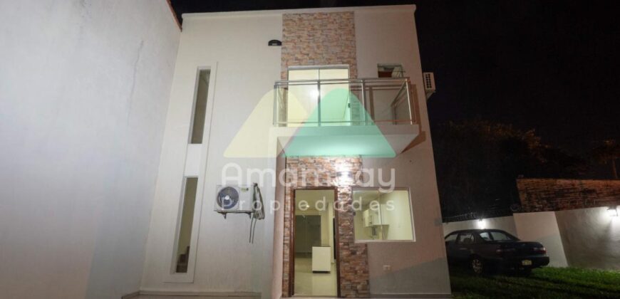 0339 DÚPLEX EN BARRIO ITÁ ENRAMADA, ZONA YACHT Y GOLF CLUB