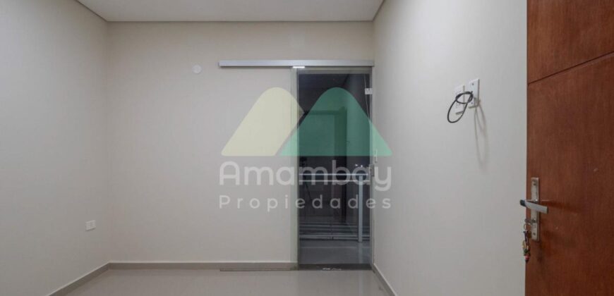 0339 DÚPLEX EN BARRIO ITÁ ENRAMADA, ZONA YACHT Y GOLF CLUB