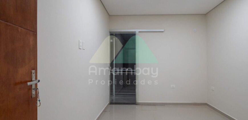 0339 DÚPLEX EN BARRIO ITÁ ENRAMADA, ZONA YACHT Y GOLF CLUB
