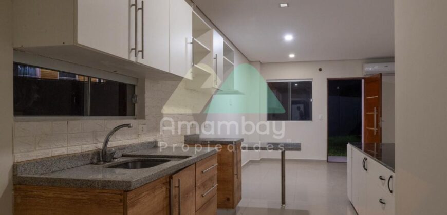 0339 DÚPLEX EN BARRIO ITÁ ENRAMADA, ZONA YACHT Y GOLF CLUB