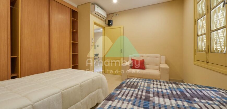 0536 CASA EN BARRIO LAS MERCEDES, ZONA COLEGIO INTERNACIONAL