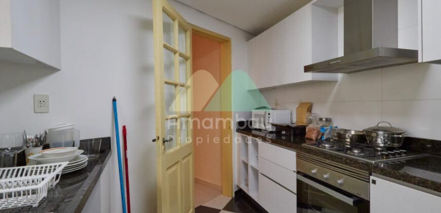 0536 CASA EN BARRIO LAS MERCEDES, ZONA COLEGIO INTERNACIONAL