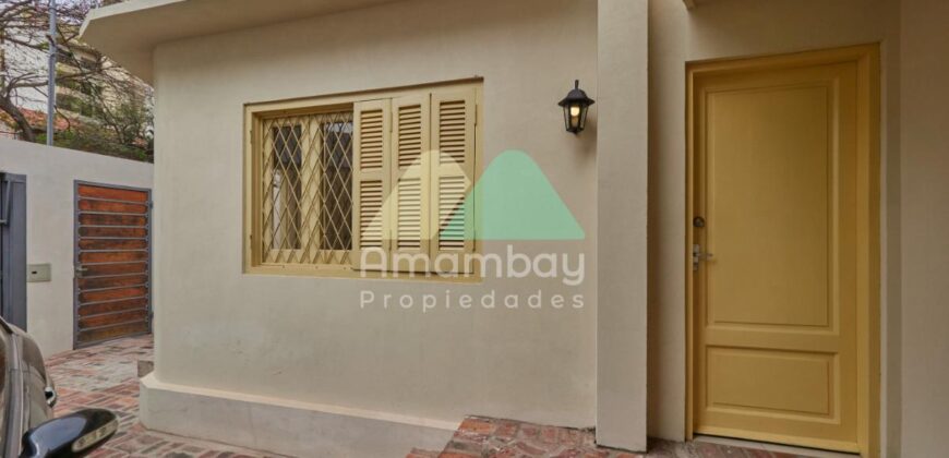 0536 CASA EN BARRIO LAS MERCEDES, ZONA COLEGIO INTERNACIONAL