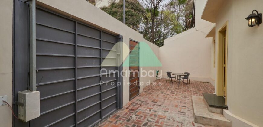 0536 CASA EN BARRIO LAS MERCEDES, ZONA COLEGIO INTERNACIONAL